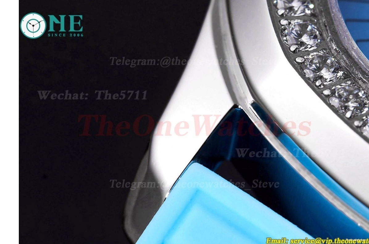 Bezel RU Aquanaut Ladies 35mm Blue SS A324 TWF Diamond 0520